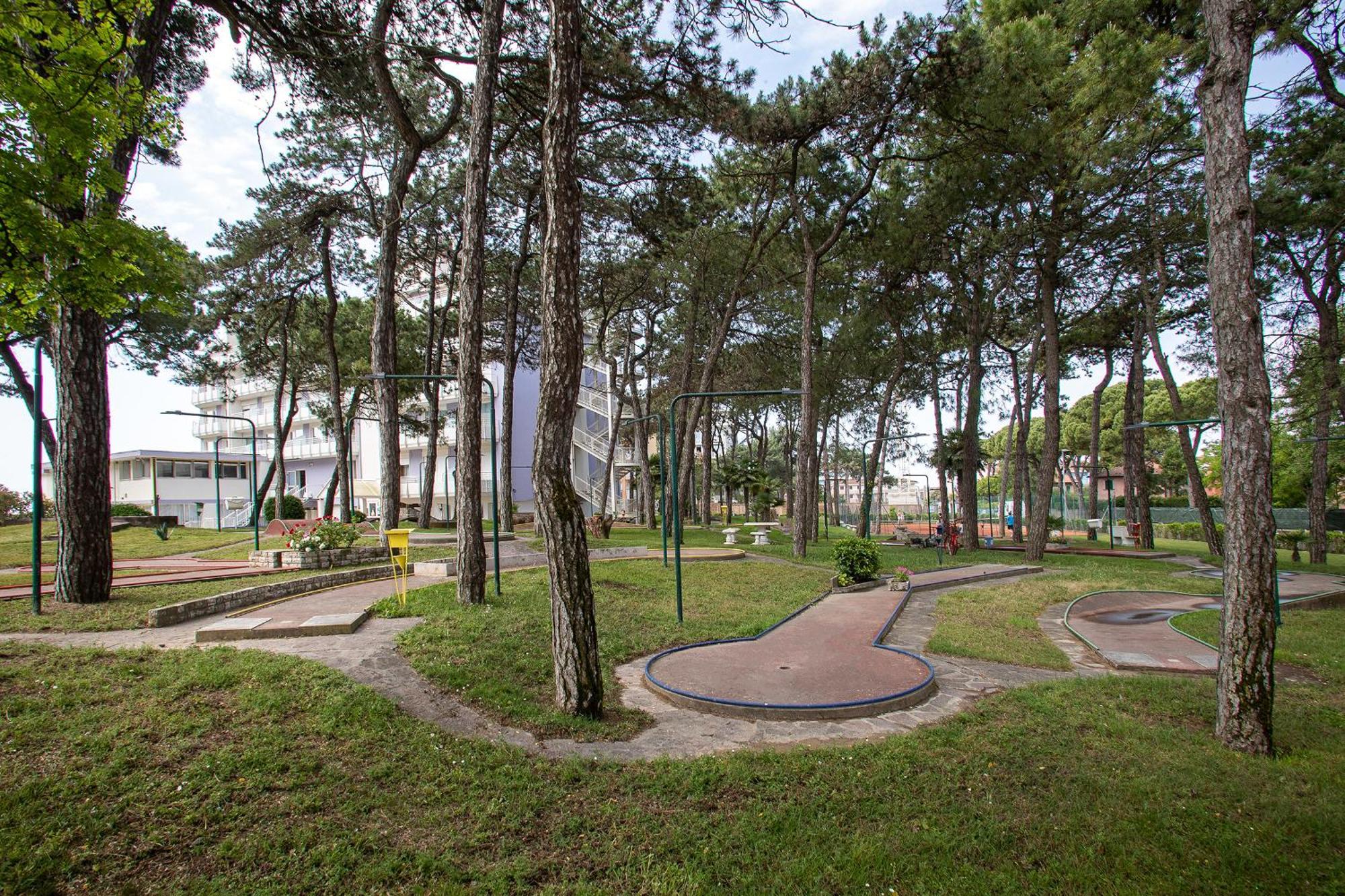 Fantinello Hotel Caorle Exterior photo